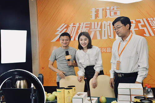 淘宝k姐是谁为什么火?陈洁kiki属于哪个机构离过婚老公是峰哥吗